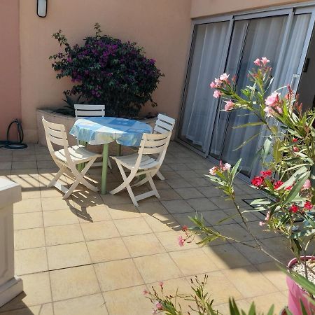 Logement calme proche mer, 4 personnes, St Aygulf Fréjus Extérieur photo