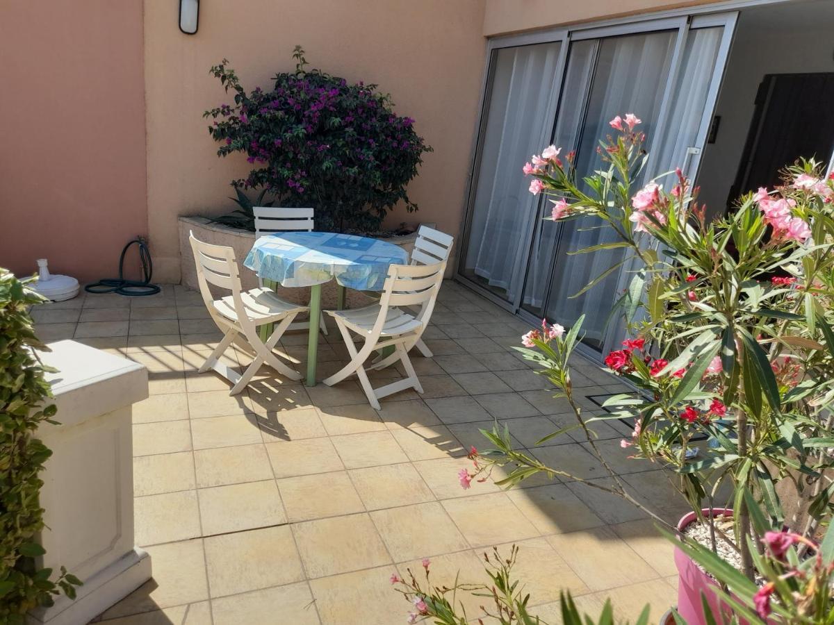 Logement calme proche mer, 4 personnes, St Aygulf Fréjus Extérieur photo