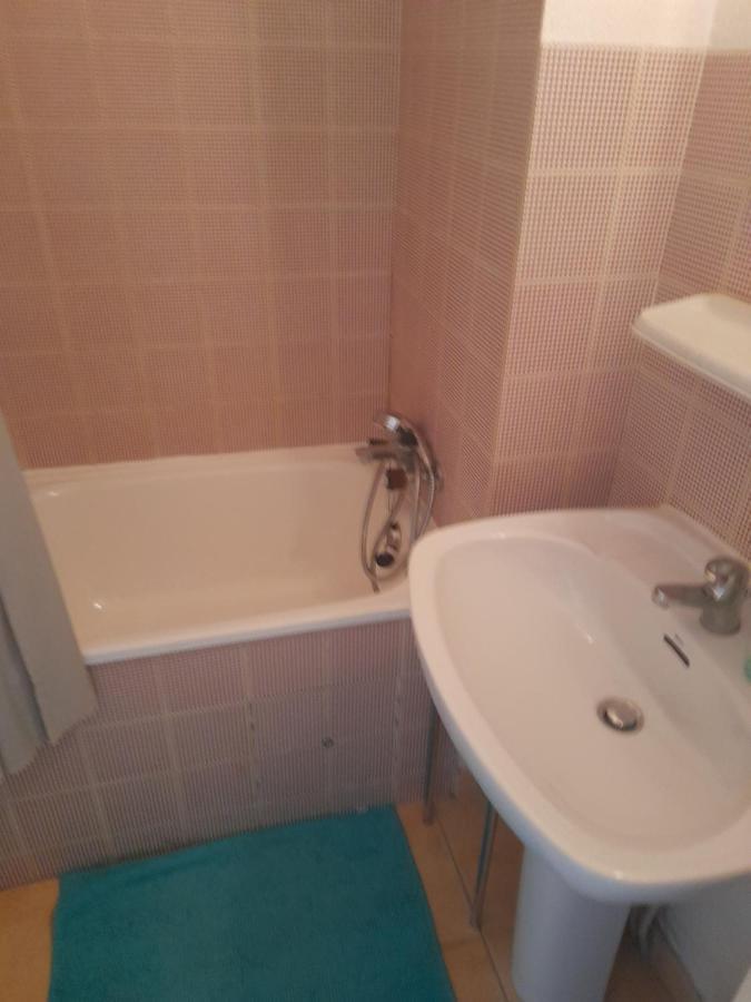 Logement calme proche mer, 4 personnes, St Aygulf Fréjus Extérieur photo