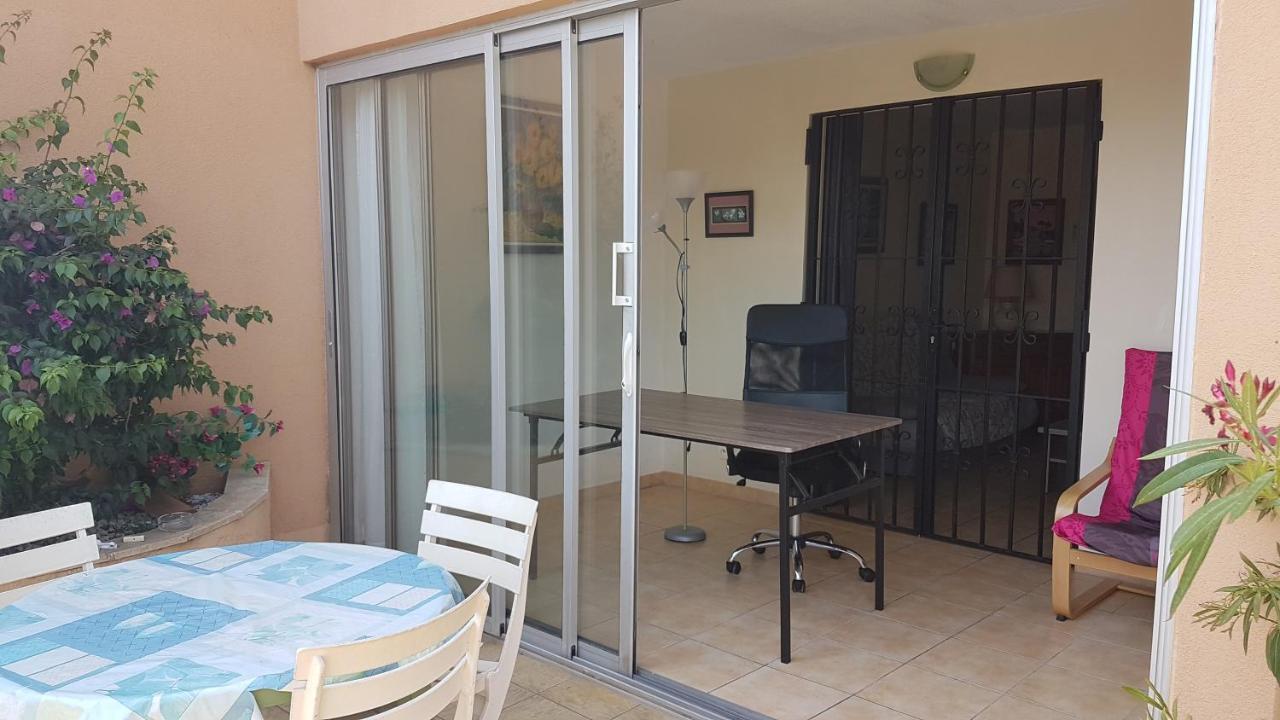 Logement calme proche mer, 4 personnes, St Aygulf Fréjus Extérieur photo