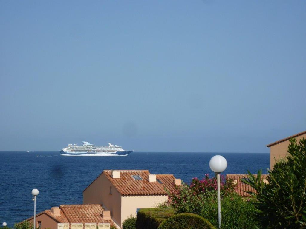 Logement calme proche mer, 4 personnes, St Aygulf Fréjus Extérieur photo